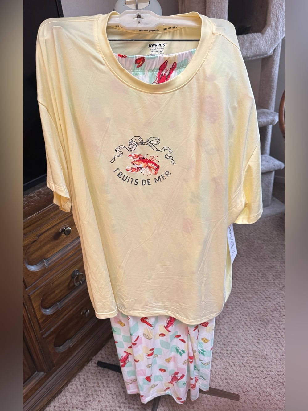 Joyspun women's dreamy soft collection pajama set features a lobster graphic 3X